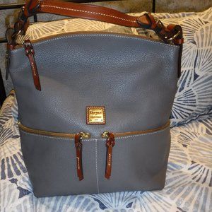Dooney & Bourke Large Sac Elephant